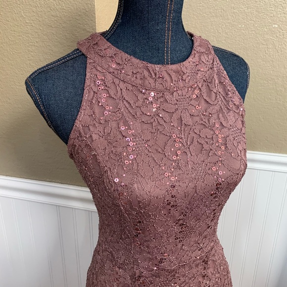 Candalate Dresses & Skirts - Off shoulders lace dress.